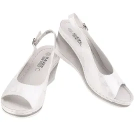 srebrne-sandaly-damskie-na-koturnie-buty-sandalki-na-platformie-wygodne