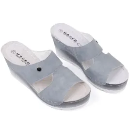 szare-klapki-damskie-na-platformie-buty-wsuwane-koturny-lekkie-wygodne