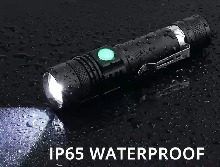 latarka-led-2000-lm-z-klipsem-edc