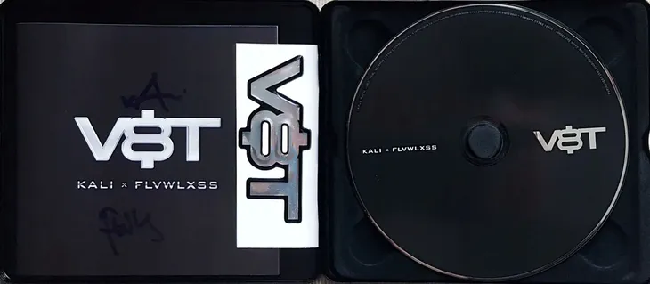 v8t-cd-rok-wydania-2018
