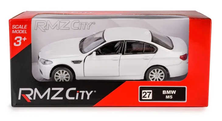 bmw-m5-white-rmz-plec-chlopcy