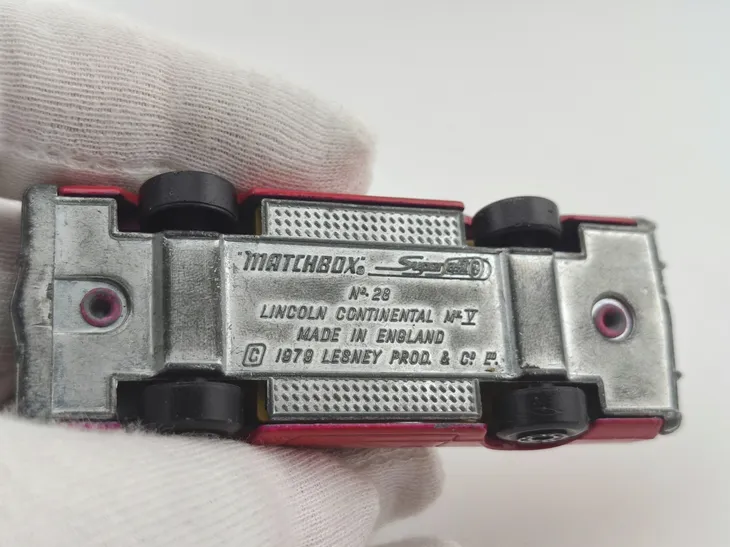 matchbox-lincoln-continental-marka-matchbox