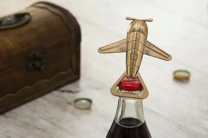 otwieracz-do-butelek-retro-aeroplan-stan-nowy-marka-gadget-master