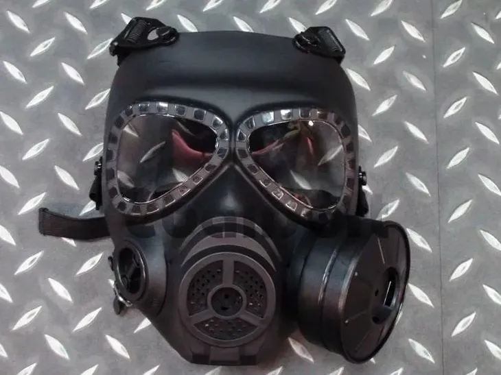 maska-toxic-protector-waga-z-opakowaniem-0-42-kg