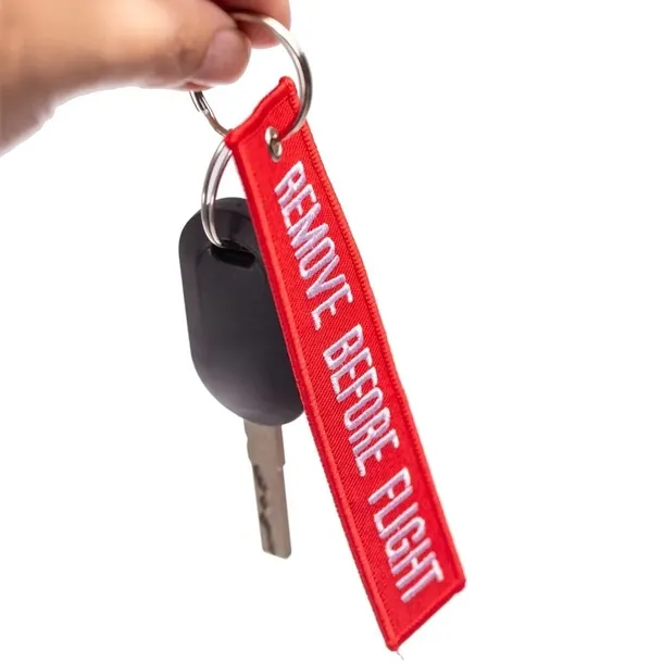 brelok-remove-before-flight-prezent-gadzet
