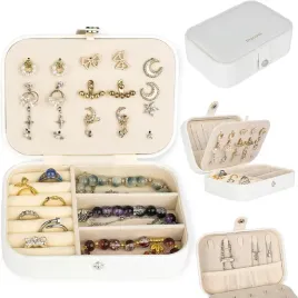 szkatulka-na-bizuterie-podrozna-etui-organizer-pierscionki-kremowa-prezent