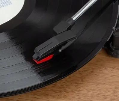 berklee-tt-case-gramofon-bluetooth-kolor-czarny