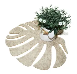 podkladka-filcowa-dekoracyjna-na-stol-pod-talerz-lisc-30cm-welna-naturalna