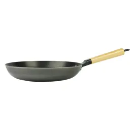 patelnia-zeliwna-26-cm-ludmila-nieprzywierajaca-do-kuchni-domu-3353