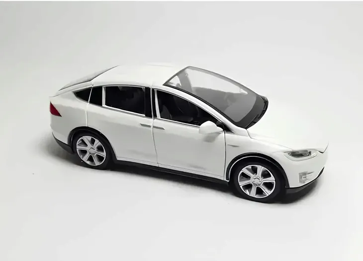 model-samochodu-tesla-x90-1-32-bialy-bohater-brak
