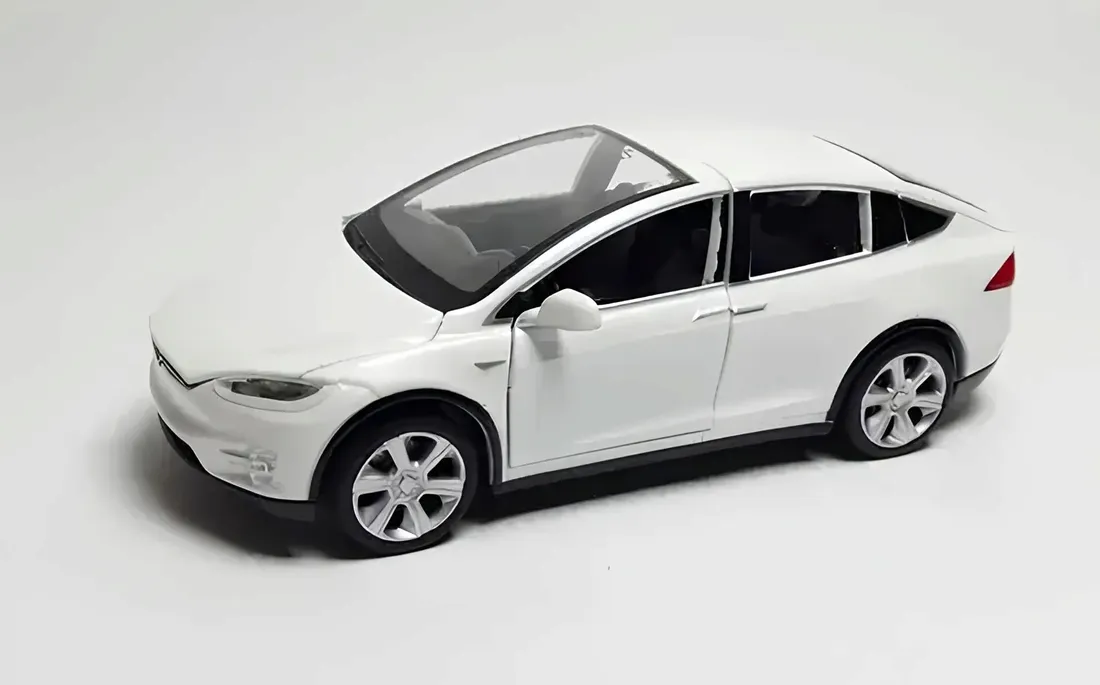 model-samochodu-tesla-x90-1-32-bialy