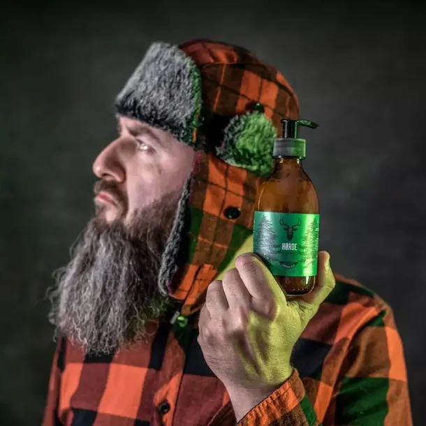 szampon-do-brody-lumberjack-250ml-horde-produkt-nie-zawiera-alkoholu-aluminium-amoniaku-olejow-mineralnych-parabenow-parafiny-peg-siarczanow-silikonow-skladnikow-pochodzenia-zwierzecego-sles-sls