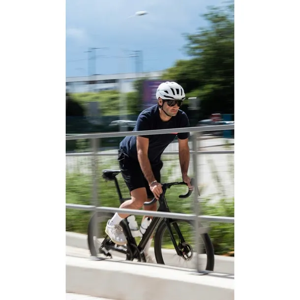 kask-rowerowy-hjc-crosser-white-r-s-cechy-dodatkowe-daszek-otwory-wentylacyjne-regulacja-rozmiaru-regulowane-paski