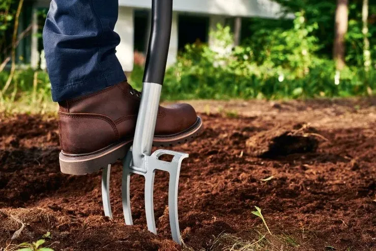 solidne-i-ergonomiczne-narzedzie-do-ogrodu-stan-nowy