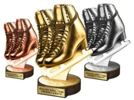 komplet-statuetek-z-drewna-nadruk-kolor-22-19-16cm-lyzwiarstwo-figurowki-2