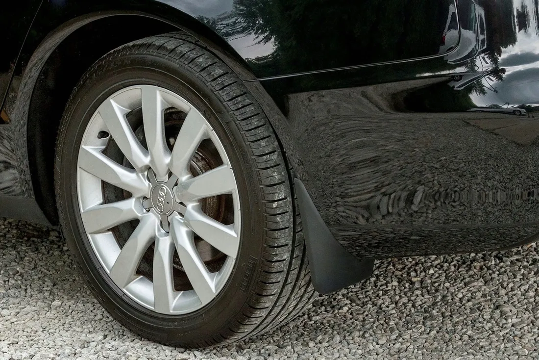 audi-a4-b8-2007-2015-chlapacze-dedykowane