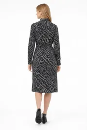 pinko-czarna-sukienka-midi-z-nadrukiem-i-stojka-40-i4a