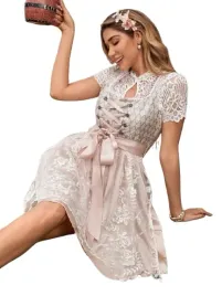 shein-sukienka-bawarska-koronkowa-z-wiazaniem-i-azurowym-dekoltem-38-1kb