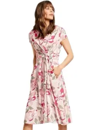 taifun-sukienka-midi-z-krotkim-rekawem-w-duze-kwiaty-38-6ba