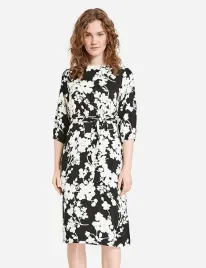 taifun-czarna-sukienka-midi-w-kwiaty-z-paskiem-i-rekawem-3-4-44-6fa