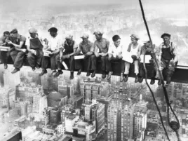 eating-above-manhattan-anonim-plakat-obraz-80x60cm