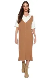 trendyol-sukienka-midi-camel-z-dekoltem-w-szpic-i-rozcieciem-40-5ba