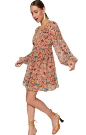 trendyol-wielokolorowa-sukienka-midi-z-dekoltem-v-40-5-a