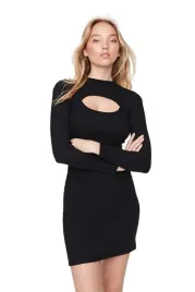 trendyol-czarna-sukienka-mini-z-dlugim-rekawem-i-wycieciem-m-5ea