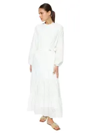 trendyol-biala-sukienka-maxi-z-falbana-i-haftem-koronkowym-40-5ea