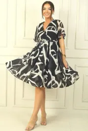 czarno-biala-rozkloszowana-sukienka-z-printem-na-lato-2xl-5ga