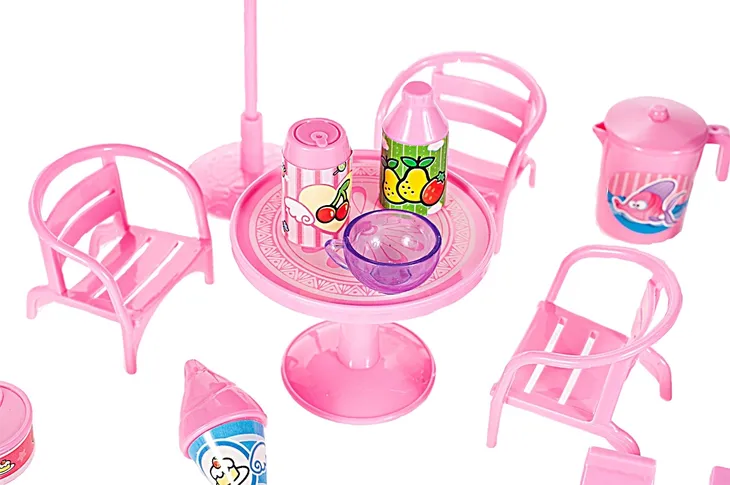 kamper-dla-lalki-malplay-106919-elementy-zestawu-brak