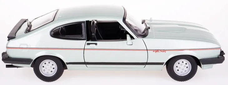 ford-capri-1982-1-24-bburago-waga-z-opakowaniem-0-6-kg