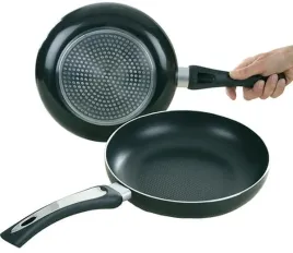 patelnia-tradycyjna-maestro-28-cm-teflonowa