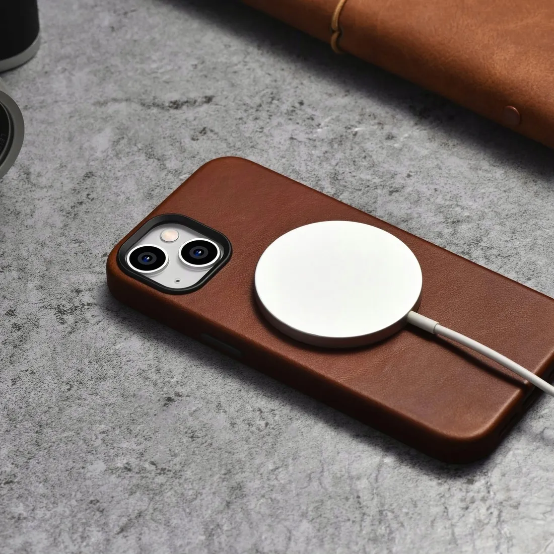 plecki-icarer-do-apple-iphone-14-plus-brazowy-przeznaczenie-apple