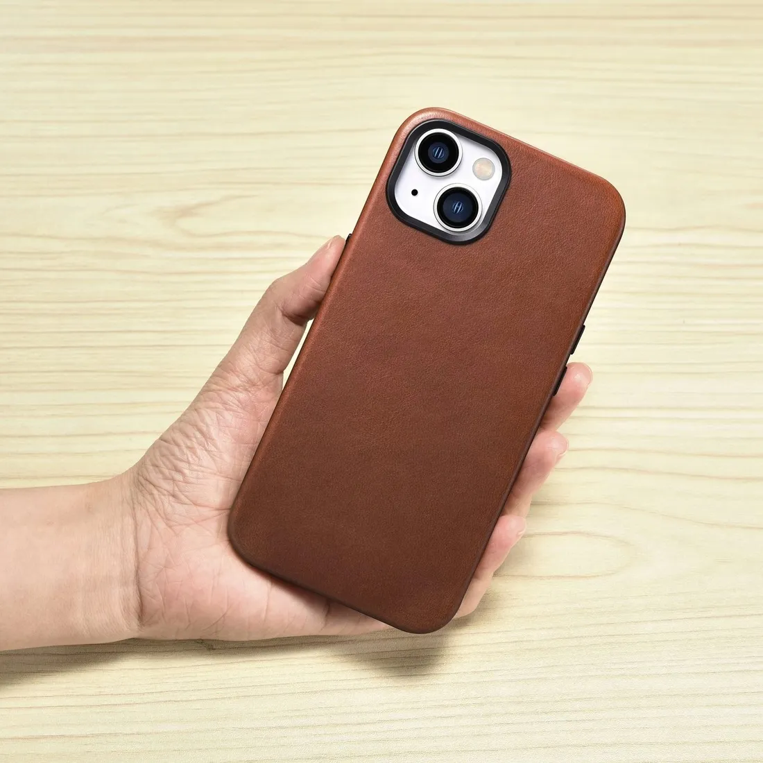 plecki-icarer-do-apple-iphone-14-plus-brazowy