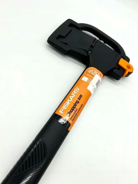 siekiera-fiskars-chopping-axe-a10-kod-taryfy-celnej-82014000
