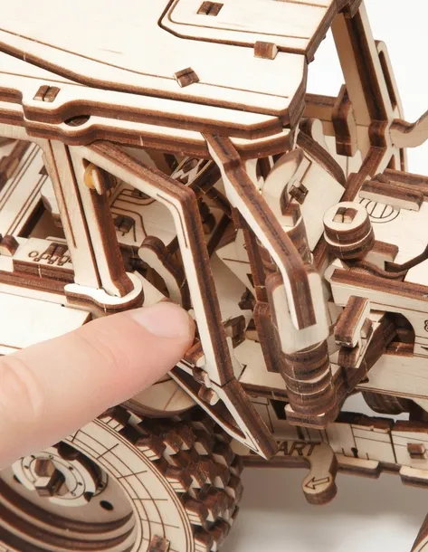 ewa-drewniane-puzzle-model-3d-traktor-belarus-82-liczba-elementow-269
