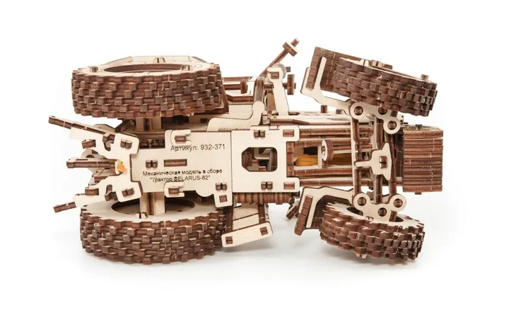 ewa-drewniane-puzzle-model-3d-traktor-belarus-82-wysokosc-produktu-15-5-cm