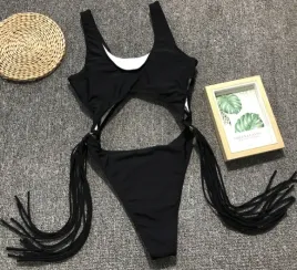 jednoczesciowy-stroj-kapielowy-z-wycieciami-kostium-z-fredzlami-monokini-m