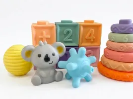 zestaw-zabawek-edukacyjnych-montessori-4w1-sensoryczny-komplet-dlaniemowlat