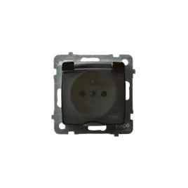 ospel-karo-gniazdo-elektryczne-pojedyncze-z-uziemieniem-i-klapka