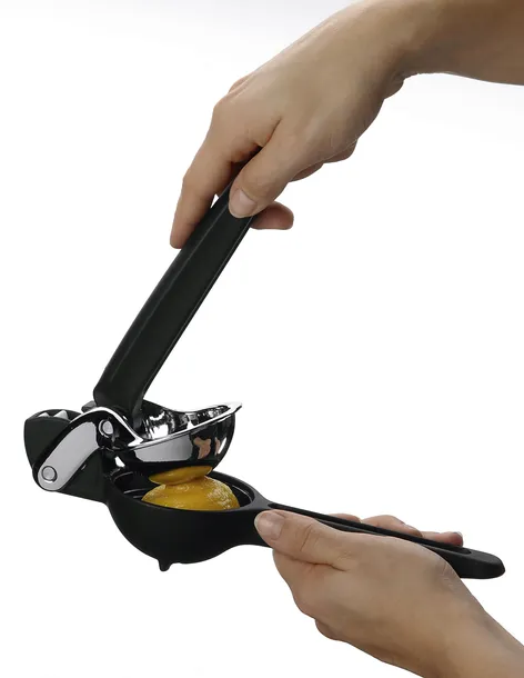wyciskarka-do-cytrusow-wmf-material-stal-nierdzewna