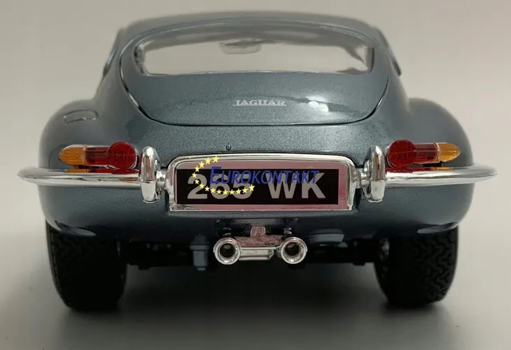 bburago-jaguar-e-coupe-1961-silver-blue-1-18-marka-bburago-waga-z-opakowaniem-0-15-kg