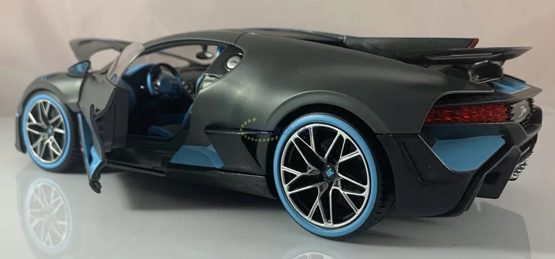 samochod-bugatti-divo-bburago-18-11045