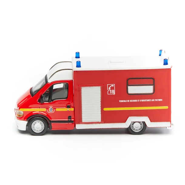 model-bburago-renault-master-ambulance-18-32004-waga-z-opakowaniem-1-kg