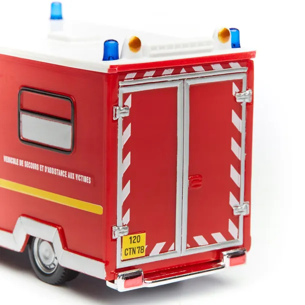 model-bburago-renault-master-ambulance-18-32004-kod-taryfy-celnej-95030070