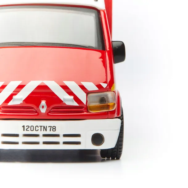 model-bburago-renault-master-ambulance-18-32004-marka-bburago-waga-z-opakowaniem-1-kg