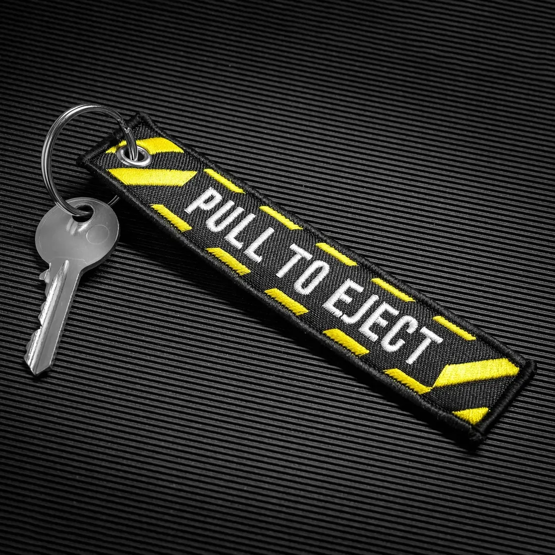 brelok-pull-to-eject-stan-nowy