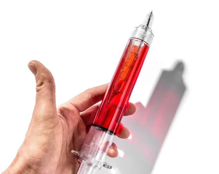 dlugopis-strzykawa-xxl-kolor-czerwony
