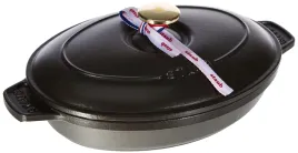 staub-owalne-zeliwne-naczynie-do-zapiekania-z-pokrywka-23x17-cm-czarny